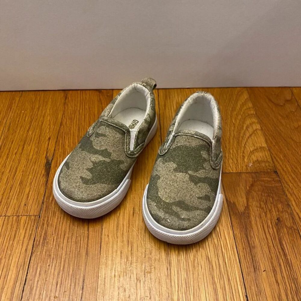 Gymboree camouflage sneakers - Size 5